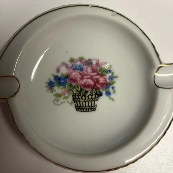 Made In Occupied Japan Set Porcelain Gold Lined Ashtrays - Picture 5 of 5